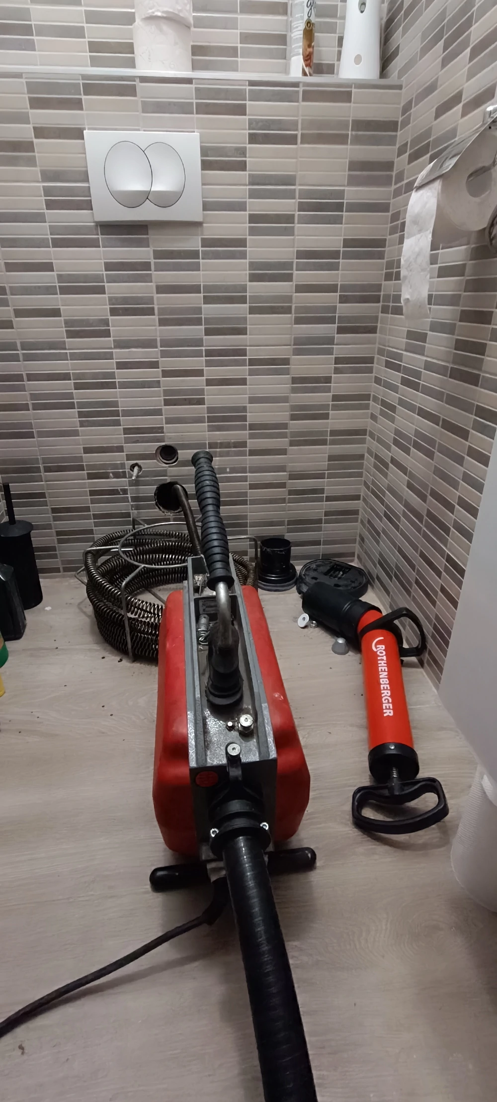 Társasházi gépi duguláselhárítás Nagytarcsán